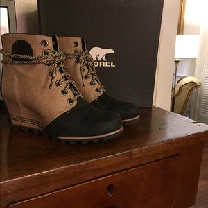 Women’s size 8.5 Sorel ankle boots